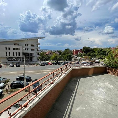 Propriete Ten - Close To University, Hospital And Downtown Iasi Ngoại thất bức ảnh