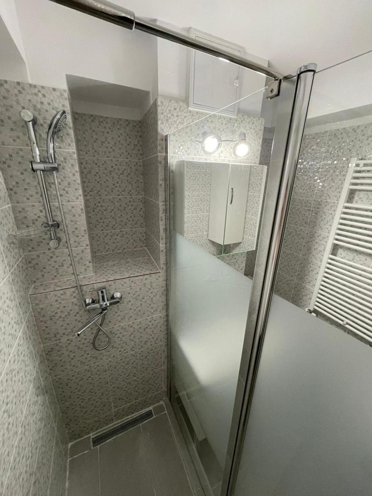 Propriete Ten - Close To University, Hospital And Downtown Iasi Ngoại thất bức ảnh